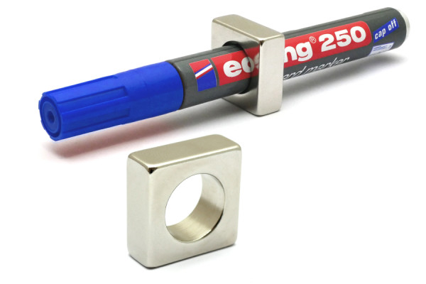Magneettinen kynäpidike, 25 x 25 x 10 mm, 16 mm:n halkaisijainen reikä, nikkelöity